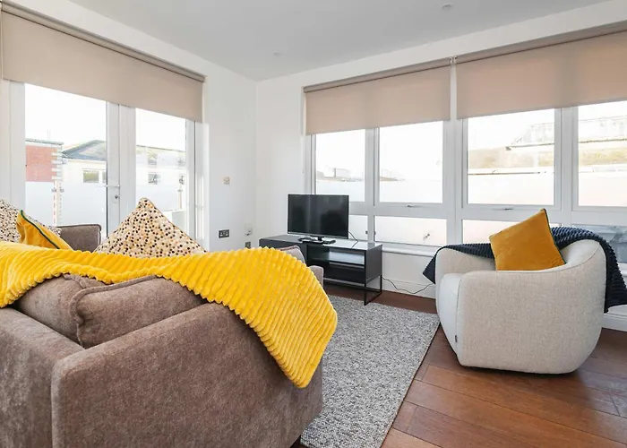 Dean Swift Square By At * Дублин