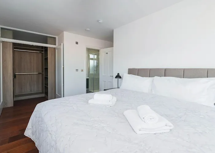 Apartment Dean Swift Square By At