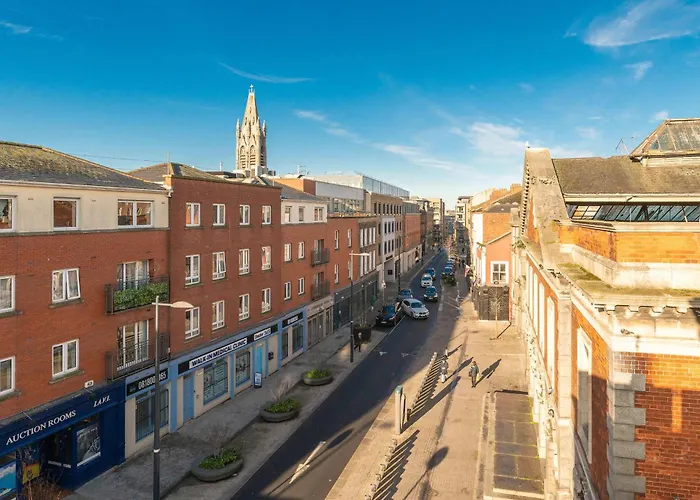 Dean Swift Square By At * Dublin